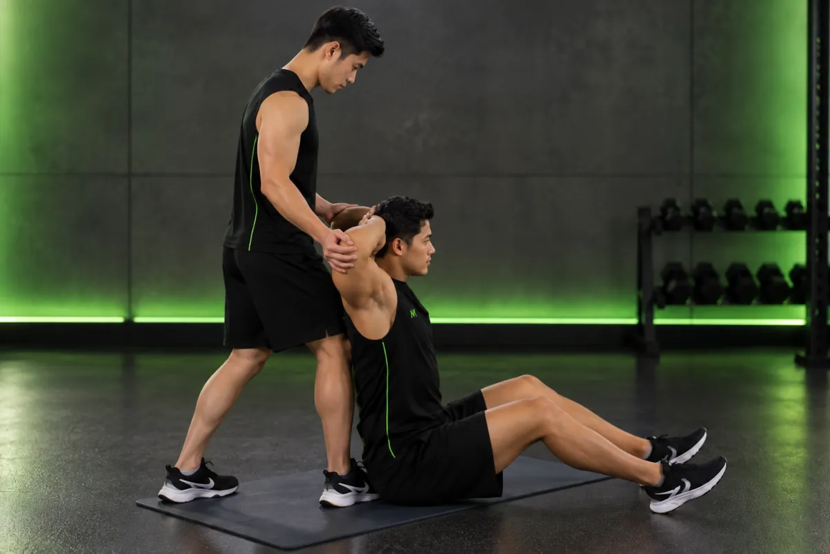 Giãn cơ ngực với tay sau đầu (Kết thúc)