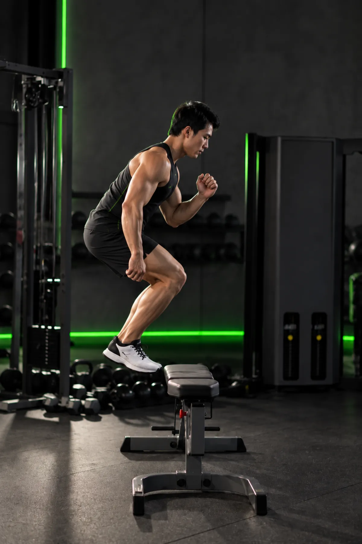 Chạy nước rút tại chỗ trên ghế (bench sprint) (Kết thúc)