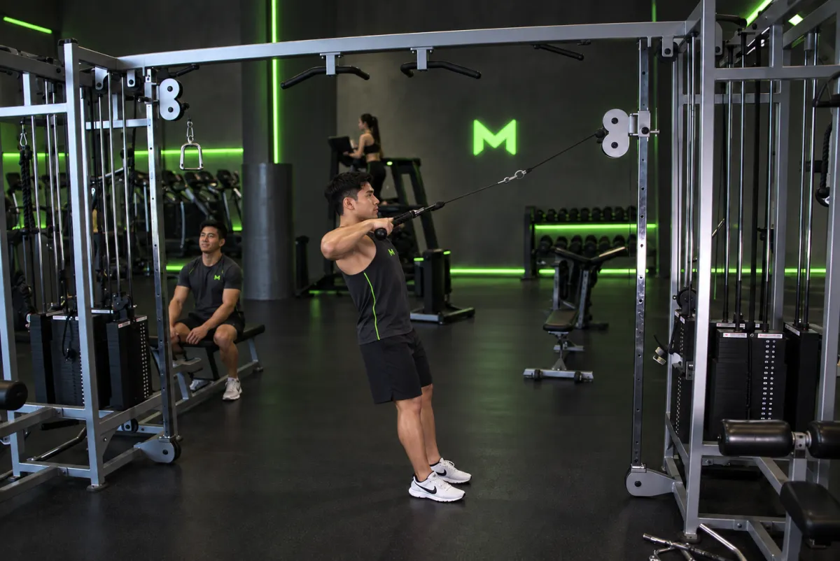 Kéo cáp dây thừng cho vai sau (rear-delt row) (Kết thúc)
