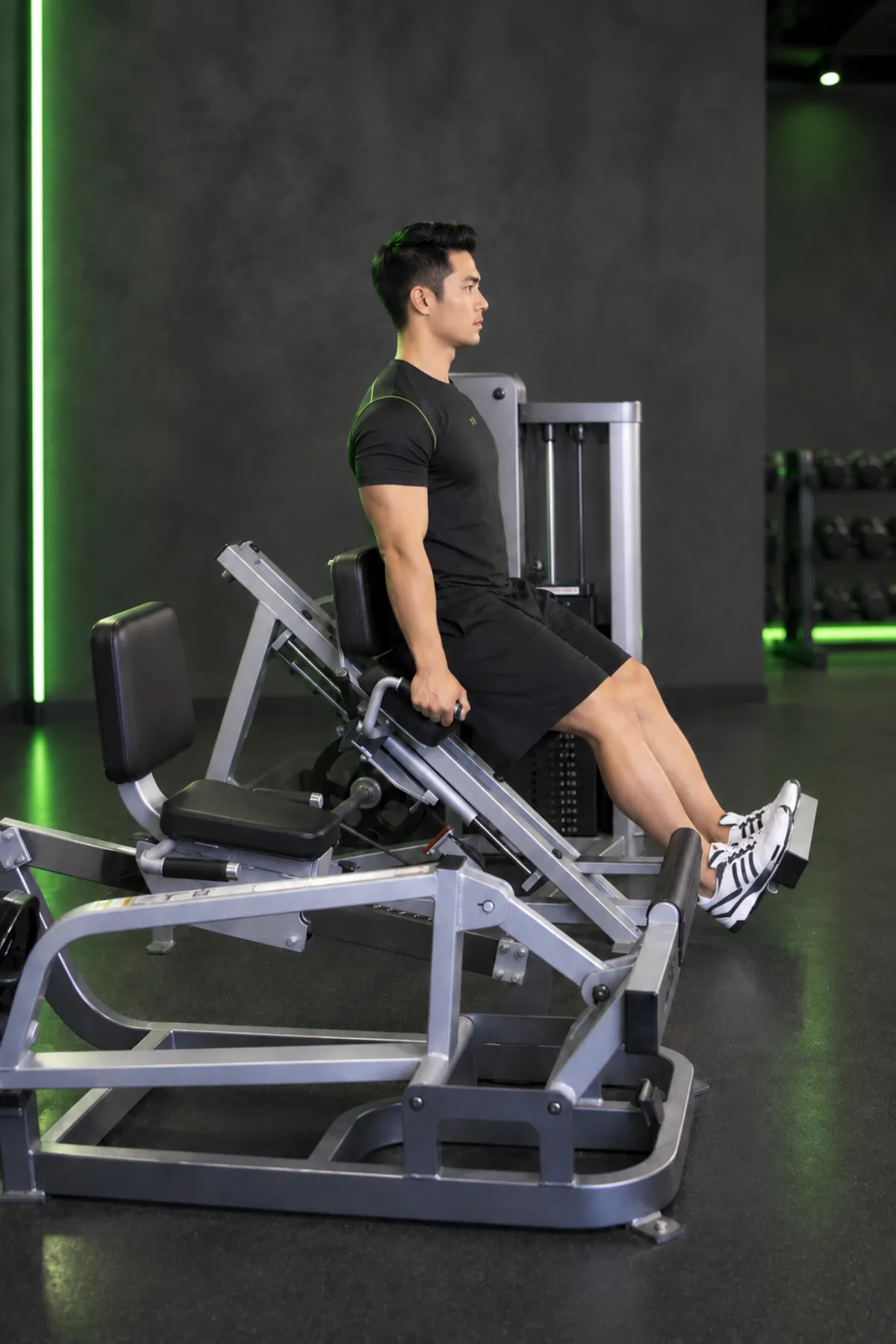 Đạp bắp chân trên máy ngồi (calf press) (Kết thúc)