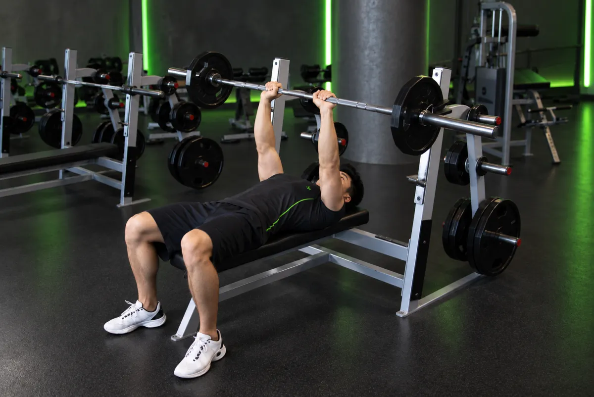 Đẩy ngực tạ đòn tay hẹp (close-grip bench press) (Kết thúc)