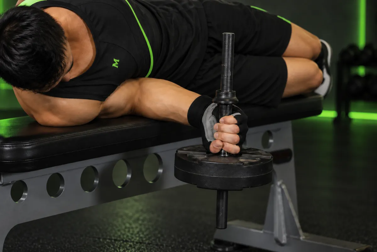 Xoay cẳng tay sấp với tạ đơn khi nằm (lying pronation) (Kết thúc)