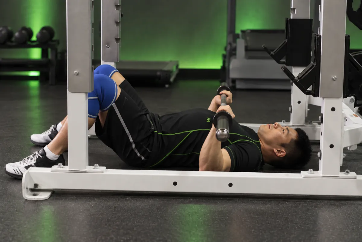 Đẩy tạ đòn nằm sàn (floor press) (Kết thúc)