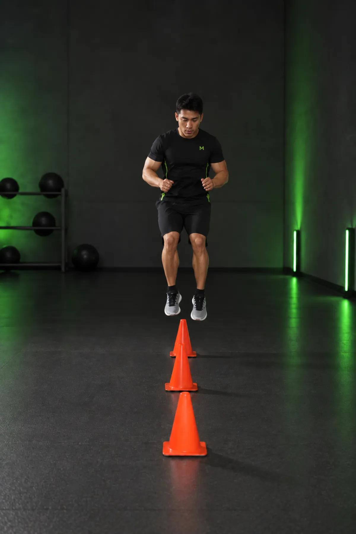 Nhảy qua cọc hoặc rào thấp (front cone hops / hurdle hops) (Kết thúc)
