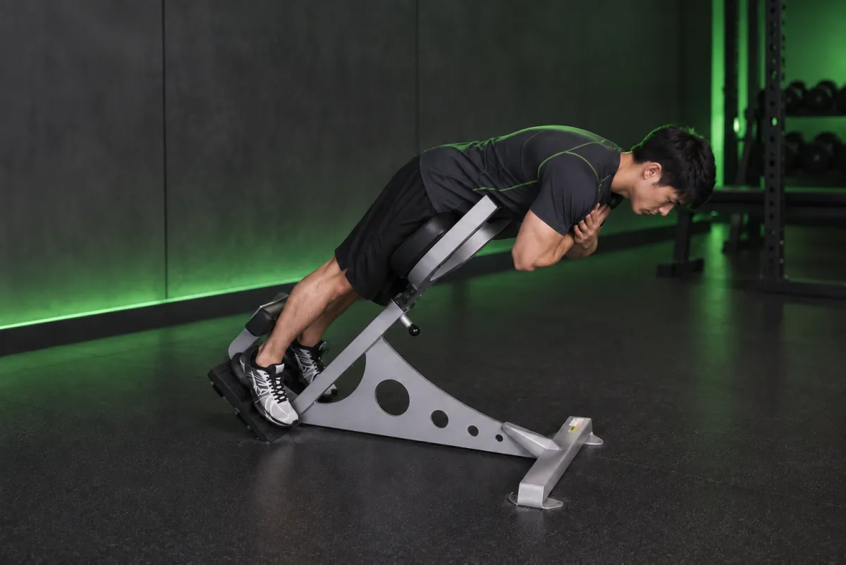 Duỗi lưng trên ghế hyperextension (back extension) (Kết thúc)