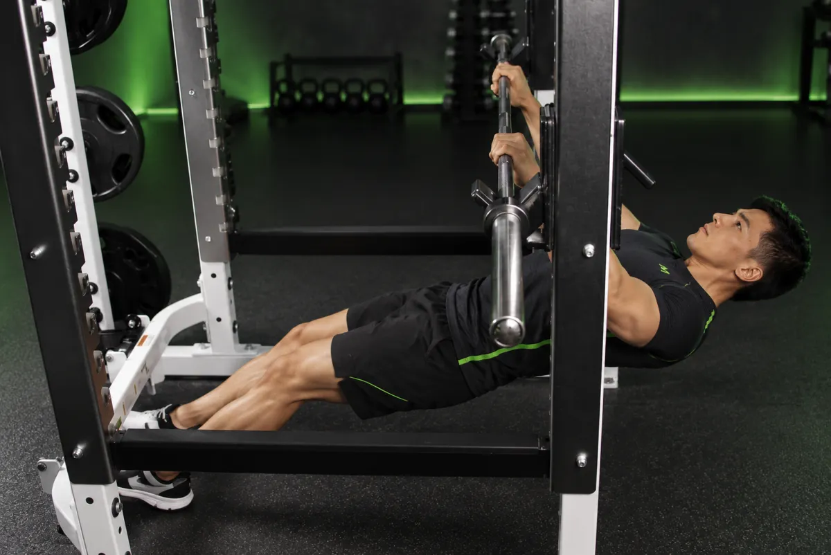 Kéo xà ngang thấp (inverted row) (Bắt đầu)