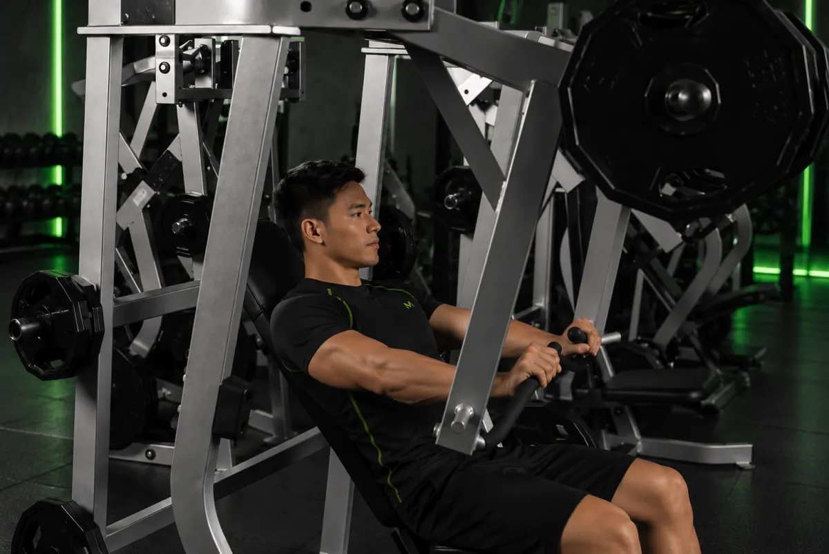Leverage Decline Chest Press (End)