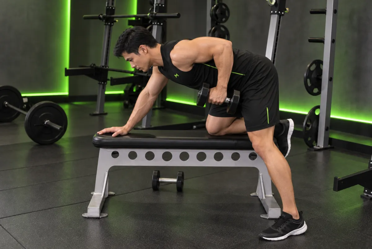 One-Arm Dumbbell Row (End)