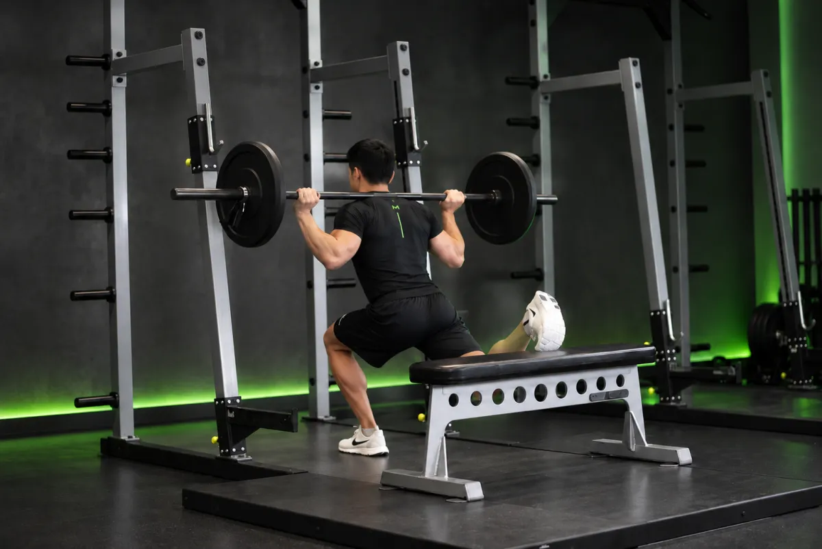 Squat một chân với tạ đòn (Kết thúc)