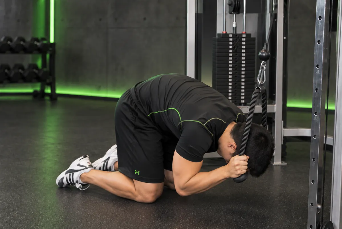 Gập bụng với cáp dây thừng (rope crunch) (Kết thúc)
