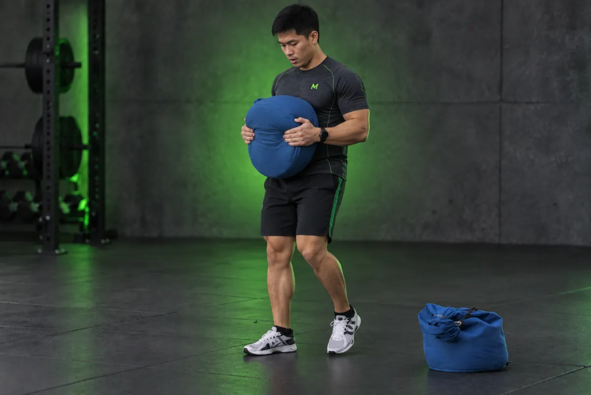 Nâng bao cát lên bục (sandbag load) (Kết thúc)