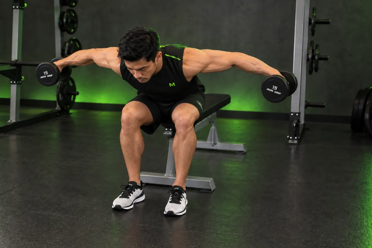 Nâng tạ đơn vai sau, ngồi cúi người (Kết thúc)