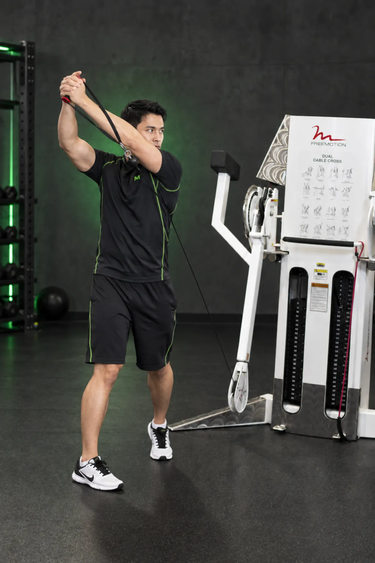 Kéo cáp chéo lên khi đứng (cable lift) (Kết thúc)