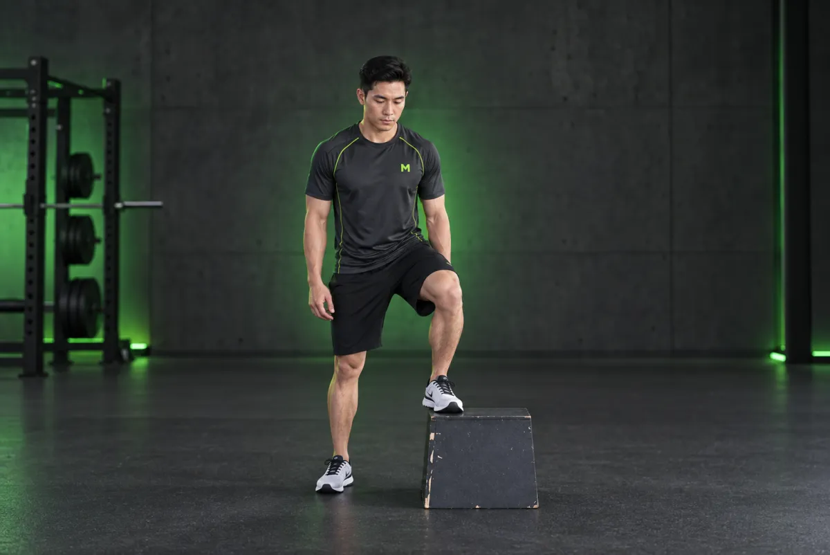 Bật chéo chân sang bên (stride jump crossover) (Bắt đầu)