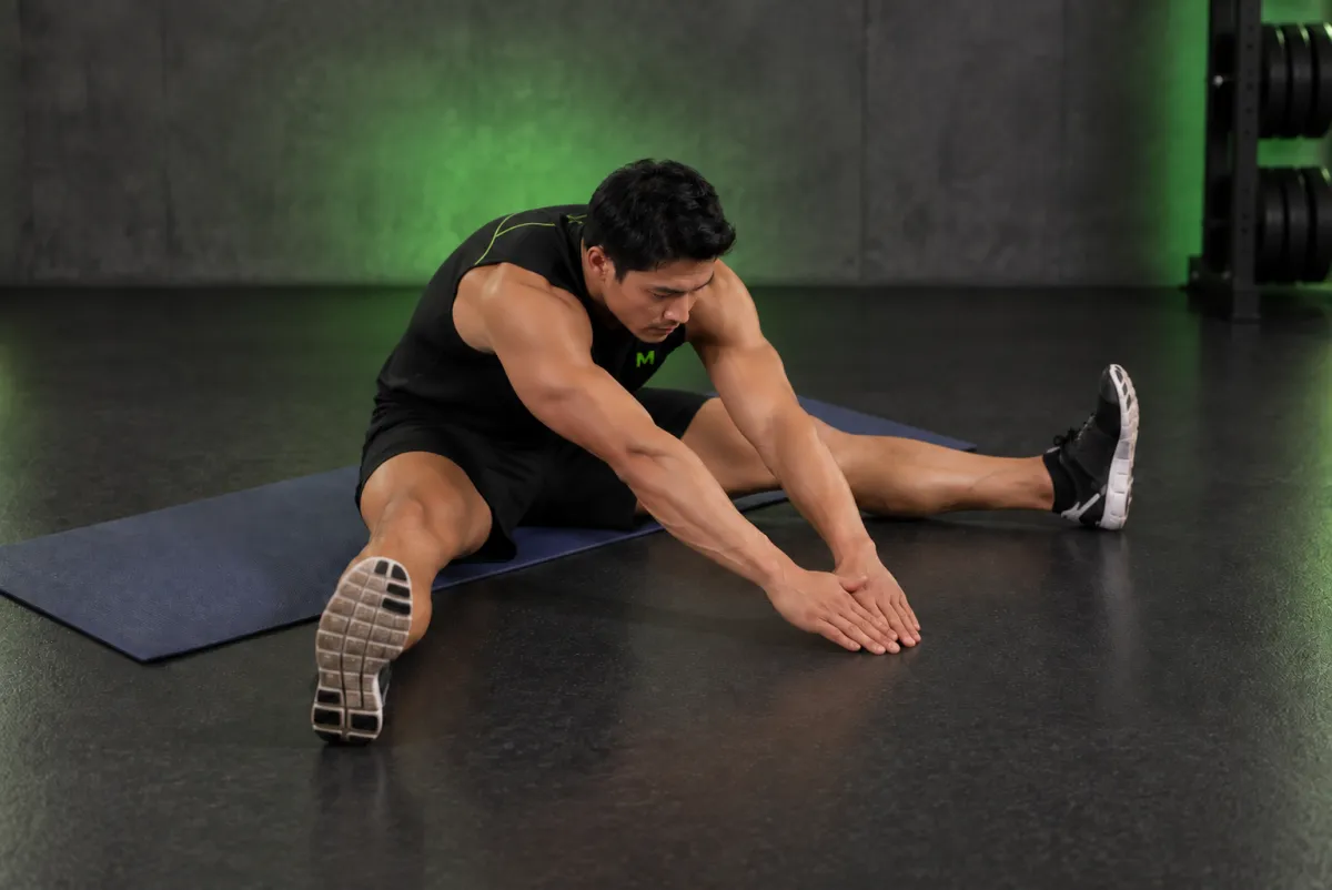 Giãn cơ dạng chân rộng (straddle stretch) (Kết thúc)